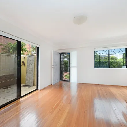 Rent this 3 bed townhouse on Minneapolis Crescent in Maroubra NSW 2035, Australia