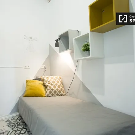 Rent this 3 bed room on Antúnez in Carrer de Neptú, 18