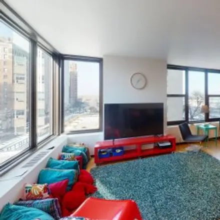 Buy this 3 bed apartment on #6f,3150 North Lake Shore Drive in Lake View East, Chicago
