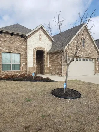 Rent this 3 bed house on 1563 Country Crest Drive in Waxahachie, TX 75165