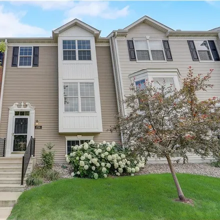 Buy this 3 bed townhouse on 1706 Riverside Drive in Shakopee, MN 55379
