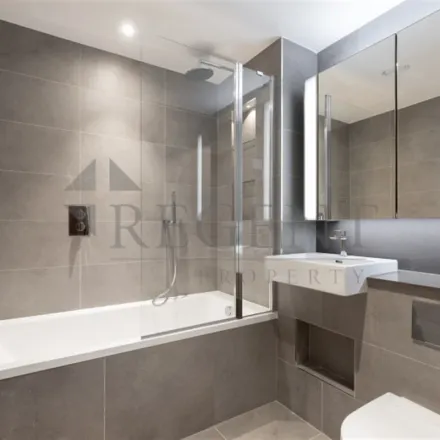 Image 4 - Kennedy Building, 1 Lanchester Way, Nine Elms, London, SW11 7DD, United Kingdom - Apartment for rent