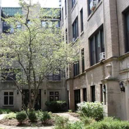 Rent this 2 bed apartment on 627-641 West Roscoe Street in Chicago, IL 60657