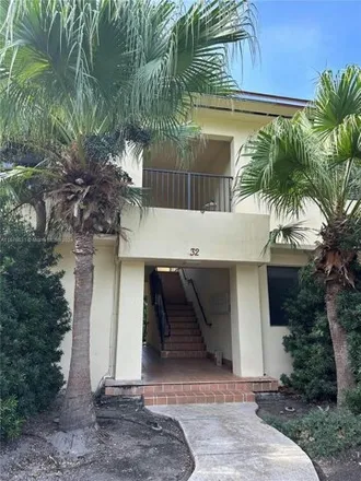Image 2 - 32 Camden Drive, Bal Harbour Village, Miami-Dade County, FL 33154, USA - Condo for rent