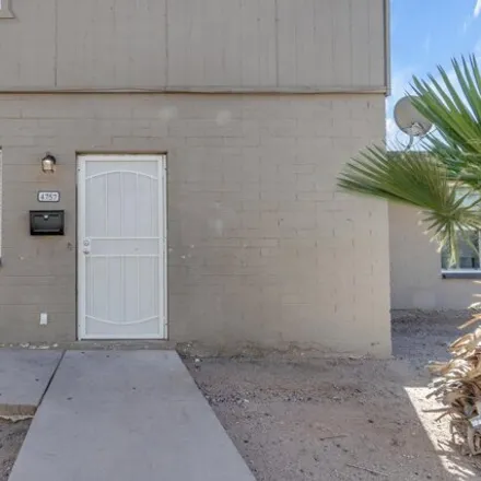 Image 3 - 4757 East Belleview Street, Phoenix, AZ 85008, USA - House for sale