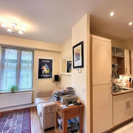 Image 3 - unnamed road, North Watford, WD17 4AQ, United Kingdom - Apartment for sale