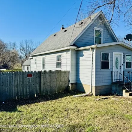 Image 1 - Rick Anthony's Flower Shoppe, 2242 North Grand River Avenue, Lansing, MI 48906, USA - House for sale