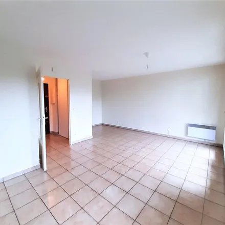 Rent this 1 bed apartment on 169 Rue de Stalingrad in 38100 Grenoble, France