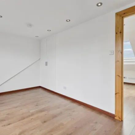 Rent this 1 bed apartment on 136 Gunnersbury Lane in London, W3 8LJ