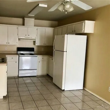 Image 4 - North Acapulco Drive, Sharyland, Mission, TX 78572, USA - Apartment for rent