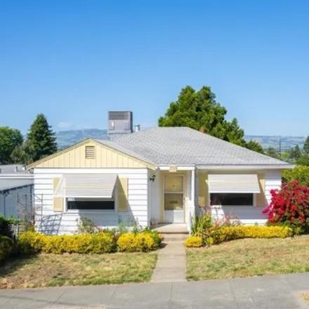 Buy this 2 bed house on 100 Belle View Ave in Petaluma, California