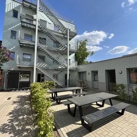 Rent this 1 bed apartment on Kempische Steenweg 100;102 in 3500 Hasselt, Belgium
