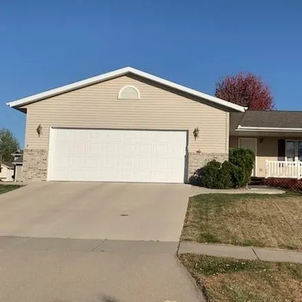 Image 1 - 612 Boulder Drive, Center Point, IA 52213, USA - House for sale