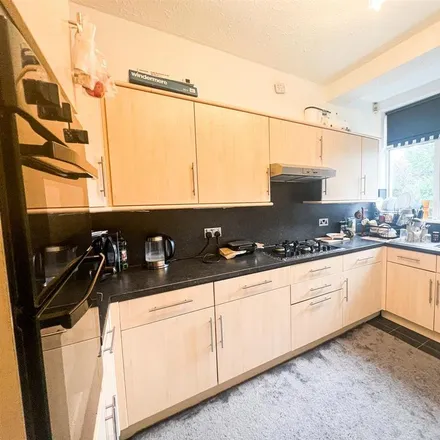 Image 2 - Hastings Avenue, London, IG6 1EH, United Kingdom - House for rent