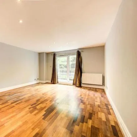 Image 2 - Warren House &amp; Atwood House, 185 Warwick Road, London, W8 6PL, United Kingdom - Apartment for rent