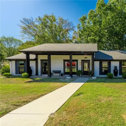 Buy this 3 bed house on 1052 Bel Air Drive in Athens, TX 75751
