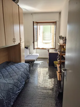 Rent this 3 bed room on Anna Cirulli in Via Andrea Solari, 23