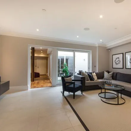 Rent this 6 bed house on Harris Academy Battersea in Battersea Park Road, London