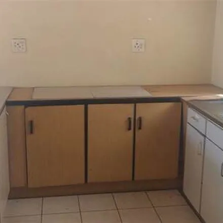 Image 2 - 5th Road, Heathfield, Western Cape, 7945, South Africa - Apartment for rent