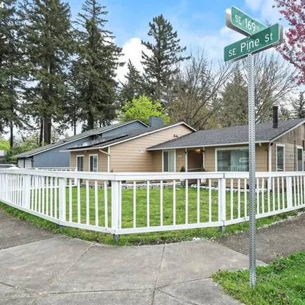 Image 5 - 16914 Southeast Pine Street, Portland, OR 97233, USA - House for sale