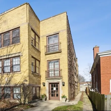 Rent this 3 bed condo on 3207 Central Street in Evanston, IL 60201