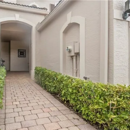 Image 2 - 4055 Cherrybrook Loop, Fort Myers, FL 33966, USA - Townhouse for sale