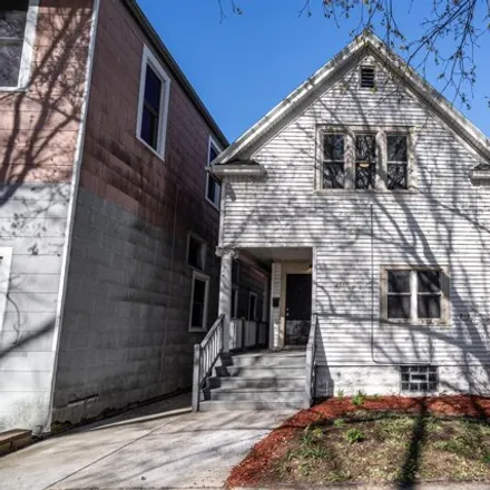 Buy this studio house on 2511 in 2511A North Bartlett Avenue, Milwaukee