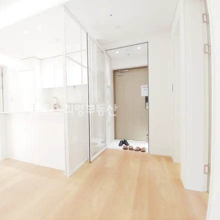 Rent this 2 bed apartment on 서울특별시 강남구 논현동 172-1