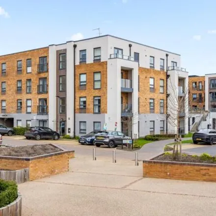 Buy this 2 bed apartment on unnamed road in Welwyn Garden City, AL7 4FP