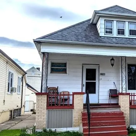 Buy this 3 bed house on 3206 Belmont Street in Hamtramck, MI 48212