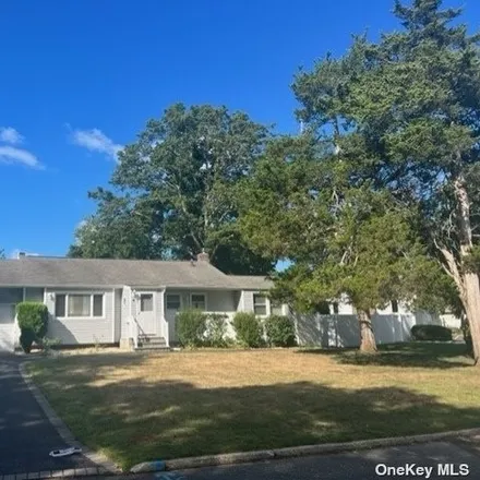 Buy this 4 bed house on 2 Apple Lane in Commack, NY 11725