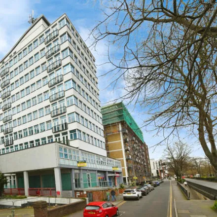 Buy this 1 bed apartment on Baryta House in Victoria Avenue, Southend-on-Sea
