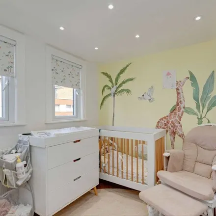 Rent this 5 bed apartment on 11 Chapel Road in London, W13 9AE