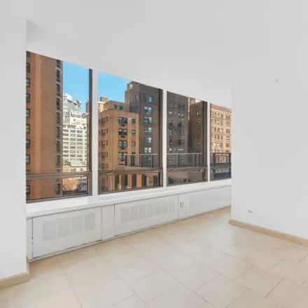 Image 4 - Permanent Mission of the Kingdom of Morocco to the United Nations, 866 1st Avenue, New York, NY 10017, USA - Apartment for sale
