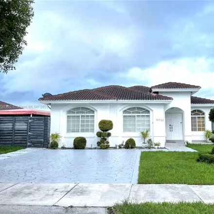 Image 2 - 19732 Northwest 77th Place, Hialeah, FL 33015, USA - House for sale