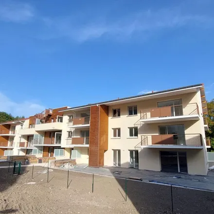 Rent this 3 bed apartment on 10 Rue du Coteau in 38640 Claix, France
