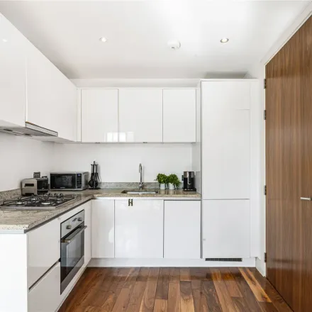 Image 2 - Tate Apartments, 3 Sly Street, St. George in the East, London, E1 2LF, United Kingdom - Apartment for rent