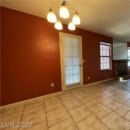 Image 3 - 5598 West Rochelle Avenue, Spring Valley, NV 89103, USA - Condo for sale