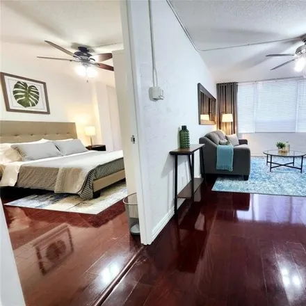 Image 4 - Greenwood Towers, 1800 Lavaca Street, Austin, TX 78701, USA - Condo for rent