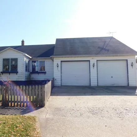Buy this 2 bed house on 165 West South Street in Annawan, Henry County