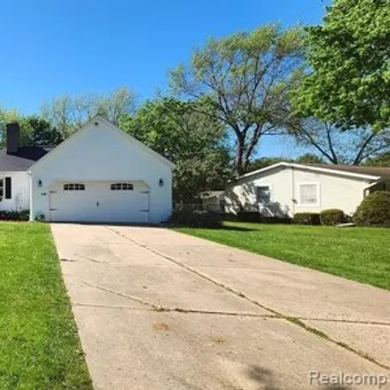 Buy this 3 bed house on 1106 Woodnoll Drive in Mundy Charter Township, MI 48507