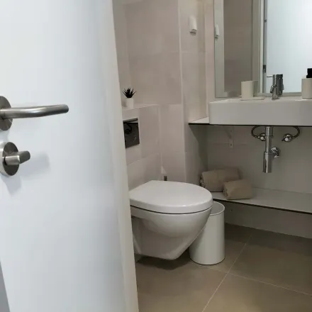 Rent this 1 bed apartment on Rua do Carriçal in 4200-487 Porto, Portugal