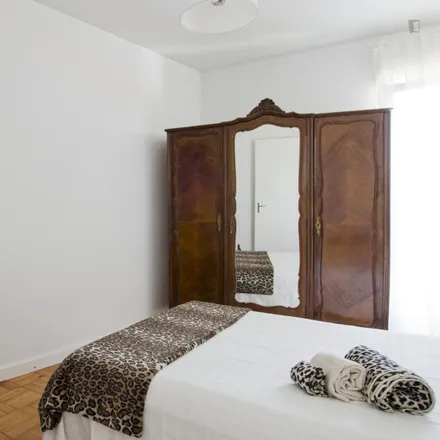 Image 2 - Rua Cidade de Malange 2, Lisbon, Portugal - Room for rent