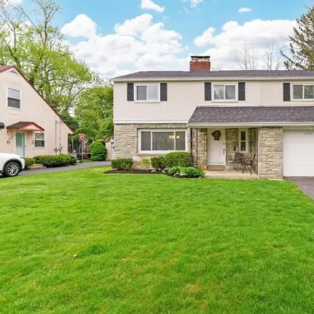 Buy this 4 bed house on 2651 Brandon Road in Upper Arlington, OH 43221