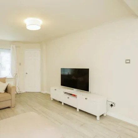 Image 3 - Finsbury Park Close, West Bridgford, NG2 7EW, United Kingdom - House for sale