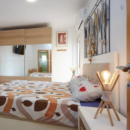 Rent this 2 bed apartment on Institut L'Alzina in Passatge de Salvador Riera, 2