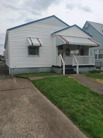 Buy this 3 bed house on 470 New York Street in Huntington, WV 25704