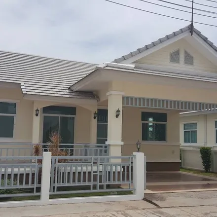 Rent this 3 bed apartment on บ้านหนองค้อ in 3241, Chon Buri Province