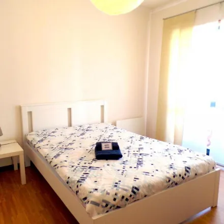 Rent this 3 bed room on Rua das Cavadas in 4350-098 Porto, Portugal
