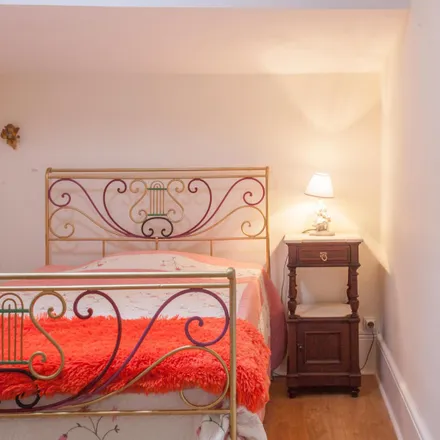 Rent this 8 bed room on Travessa de Santo Amaro in 4150-170 Porto, Portugal